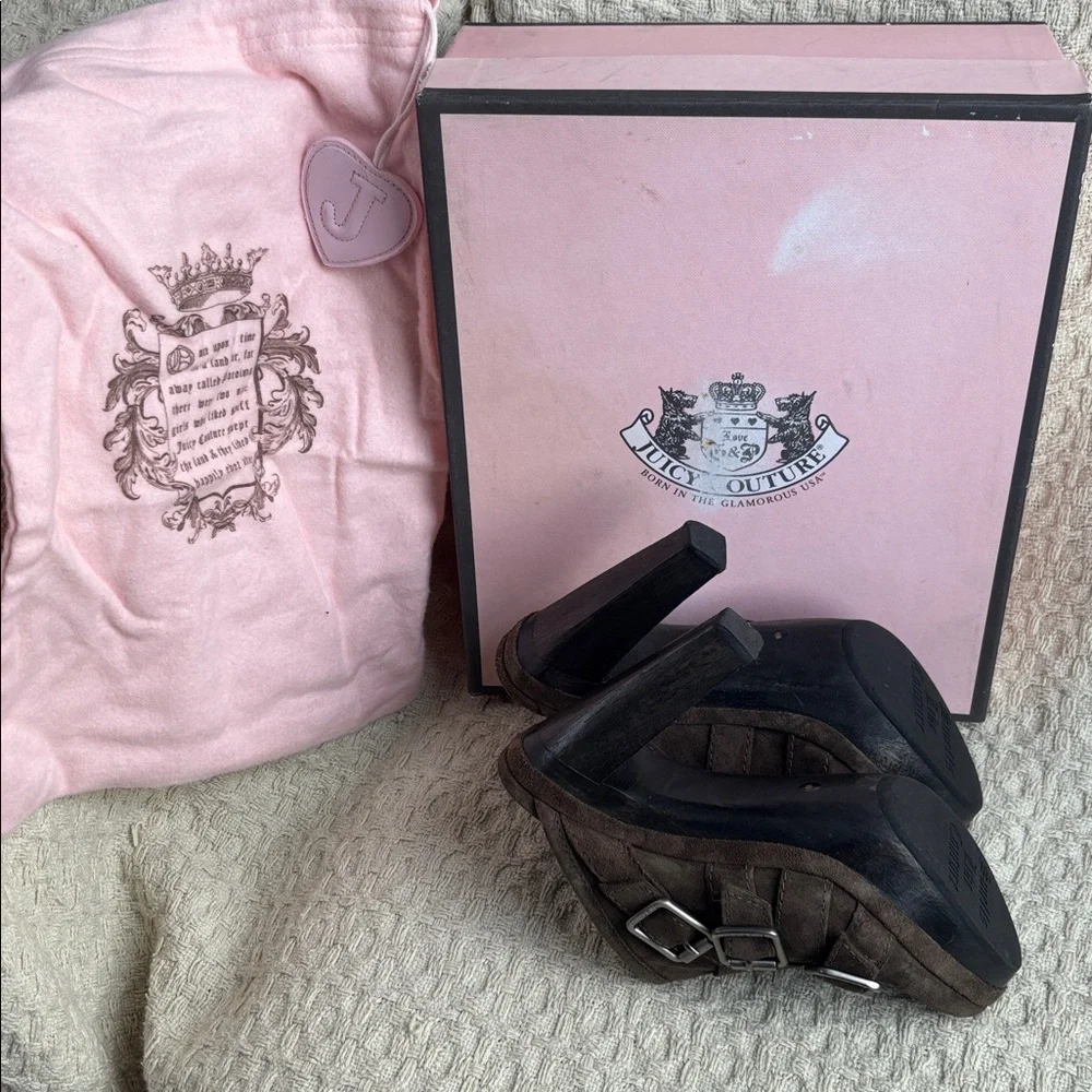 Juicy Couture Colette platform heels. - Picture 3 of 3